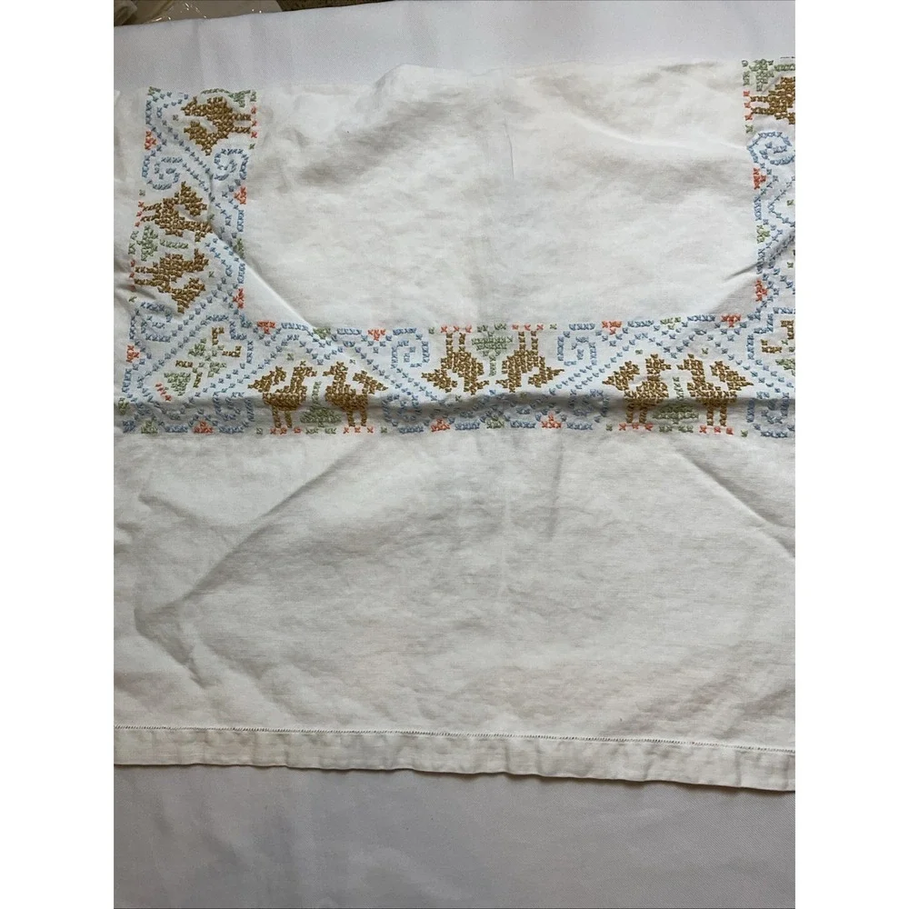 Vintage Linen Embroidered Roosters Tablecloth 39 X 40